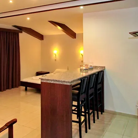 24 Seven Boutique 3*