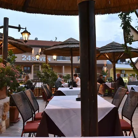 24 Seven Boutique Hotell